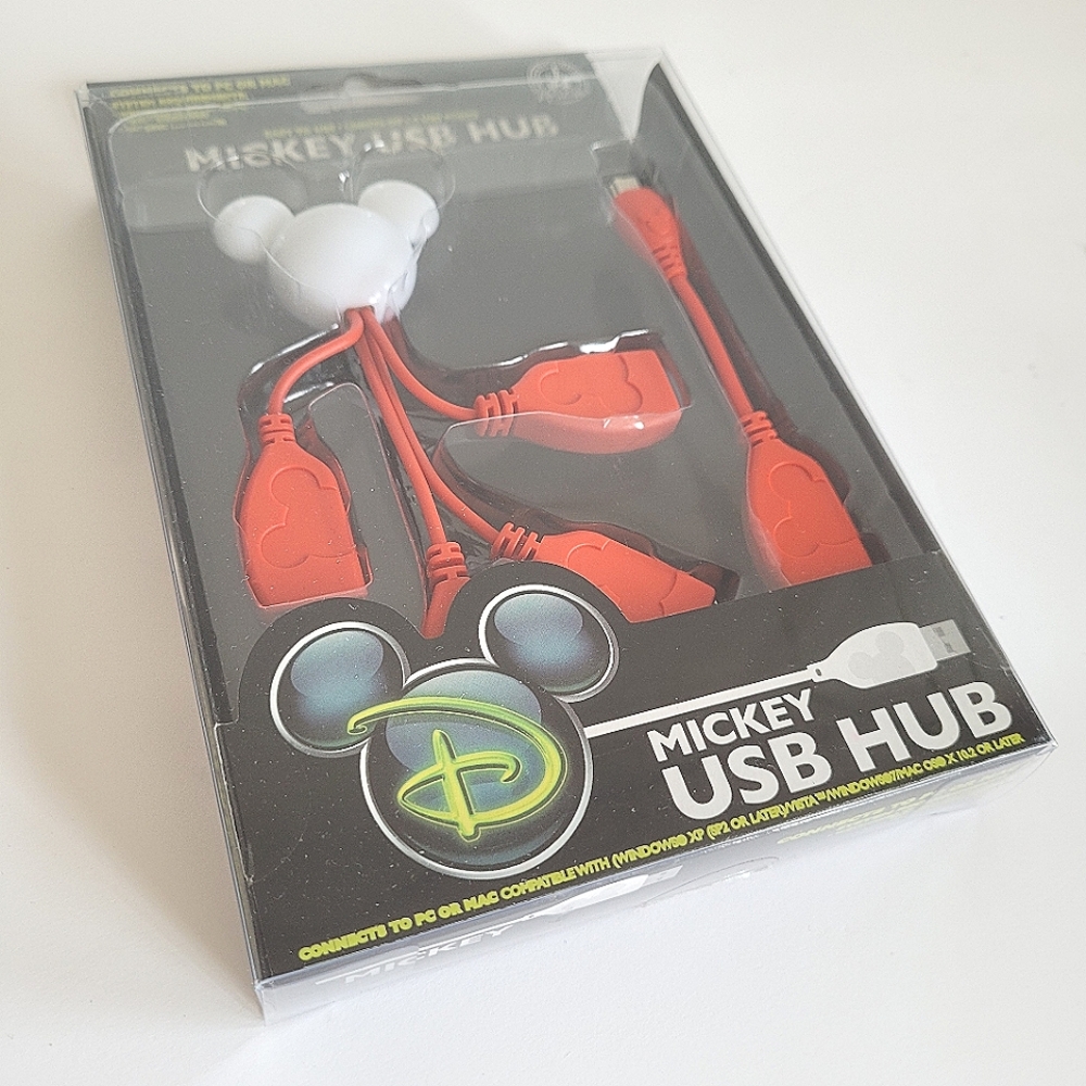 DISNEY Mickey Mouse Light Up Color Changing Multi USB Hub - Picture 3 of 8